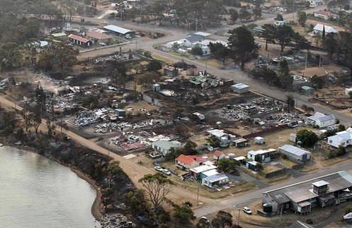 澳大利亚东南部岛屿火灾肆虐 已致100多人失踪