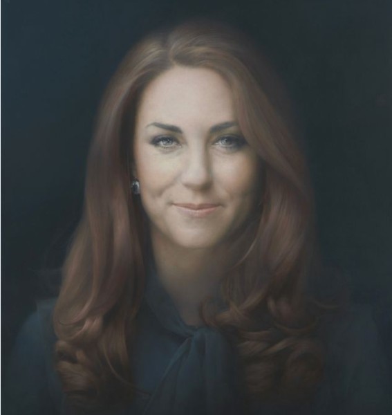 英凯特王妃首幅官方肖像出炉 被批“画老20岁”