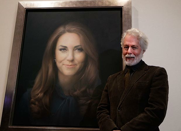英凯特王妃首幅官方肖像出炉 被批“画老20岁”