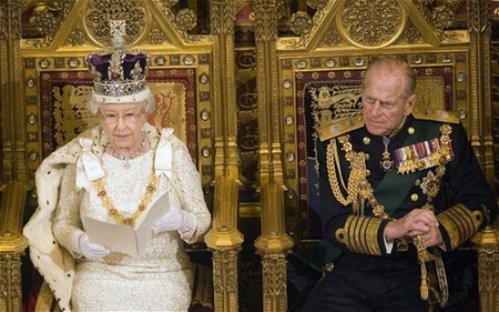 茶杯罩、小象收养权 英女王钻禧庆典礼物单揭晓