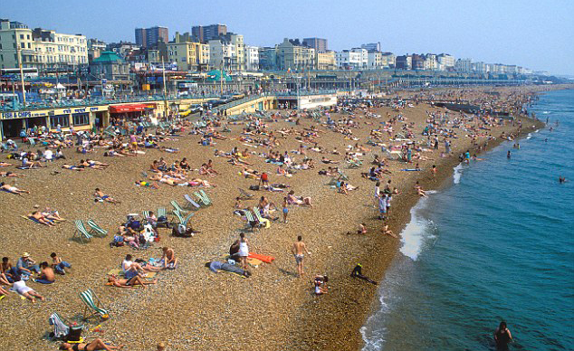 著名杂志评出世界十大海滩城市 英国布莱顿凭卵石海滩入选