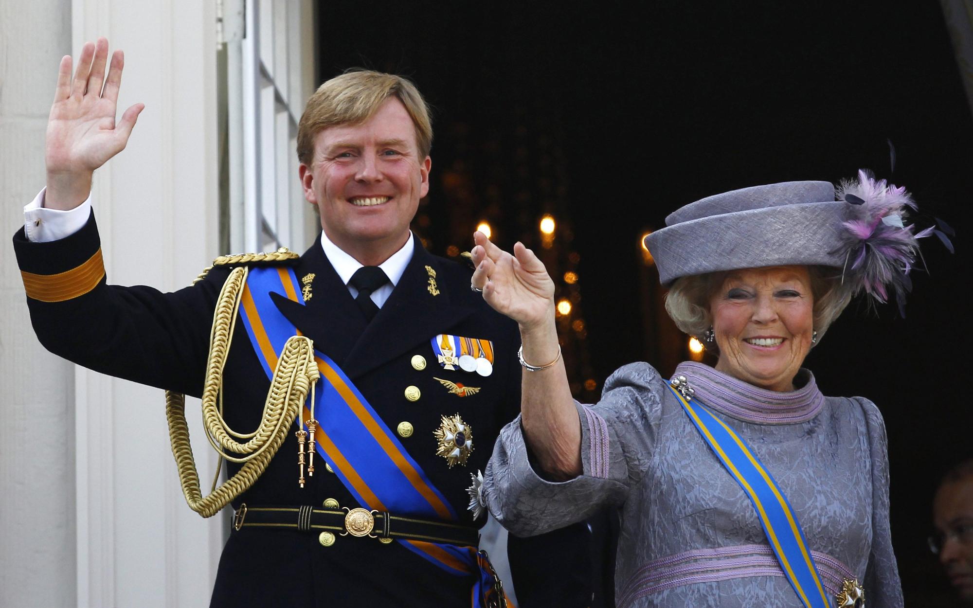 75岁荷兰女王宣布退位长子接班 “老王储”查尔斯再被调侃