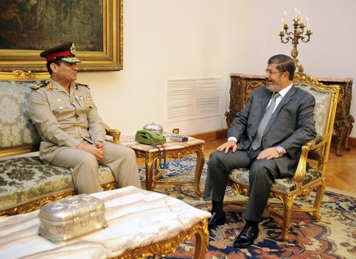 埃及国防部长称国家濒于崩溃 军事统治恐再度推行