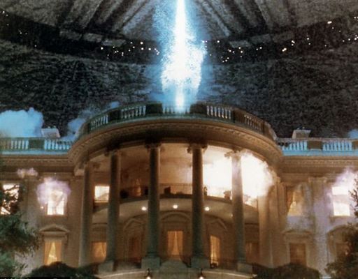 罗马尼亚议会上空惊现神秘光圈 酷似大片UFO场景