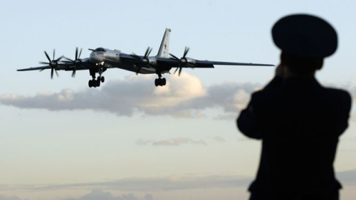 美证实两架俄轰炸机携核武飞临关岛 美战机拦截