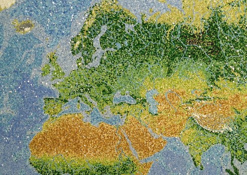 超震撼世界地图：千余宝石和数十万玻璃碎片打造