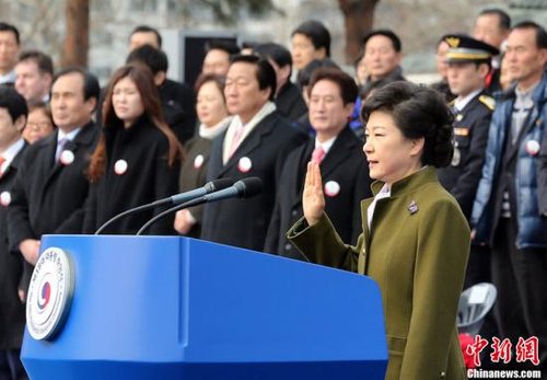朴槿惠要开创新“汉江奇迹”将面临哪些挑战？