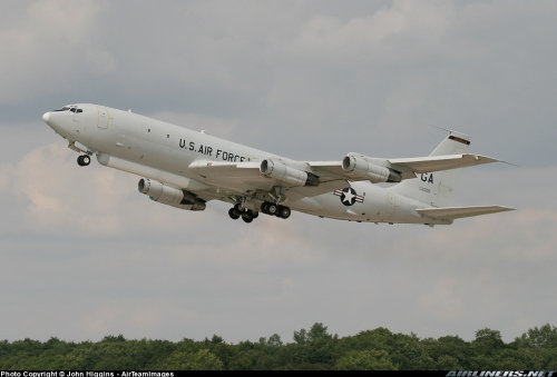 美E-8C飞机与“全球鹰”无人机雷达数据交换成功
