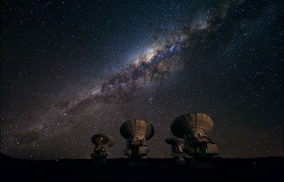 ALMA望远镜拍摄首组太空图片 将改变人类宇宙观