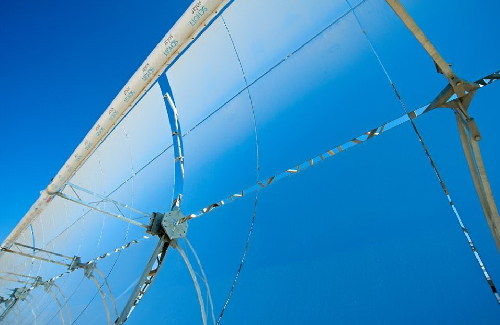 世界最大太阳能发电站落户阿联酋 为两万家庭供电
