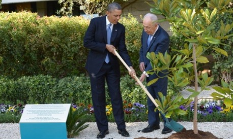 奥巴马首访以色列 种树“遇阻”专车熄火尴尬不断