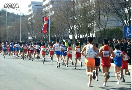 图：朝鲜举办国际马拉松比赛纪念金日成诞辰