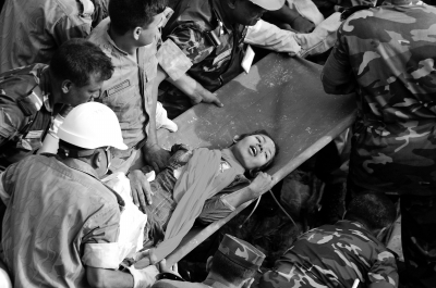孟加拉国塌楼现场现奇迹：女子被埋16天后获救