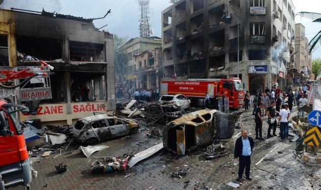 土耳其汽车炸弹袭击百余人死伤 叙政府被指是元凶