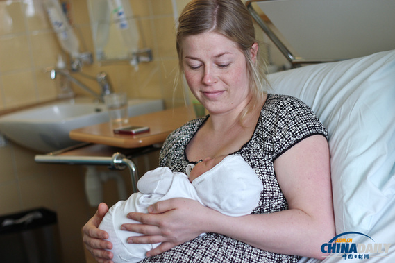 美公布“母亲友好指数”排名 北欧母亲最幸福、美新生儿夭折率高
