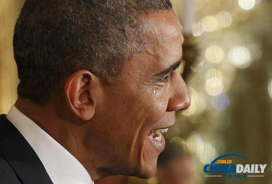 奥巴马含泪指揭班加西伤疤旨在毁其与希拉里声誉