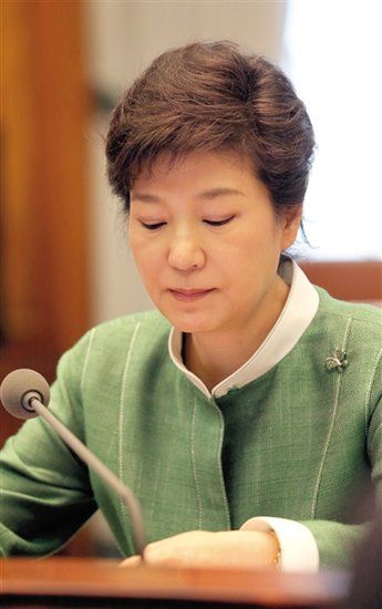 韩官员称今后朴槿惠出访将有道德小组陪同