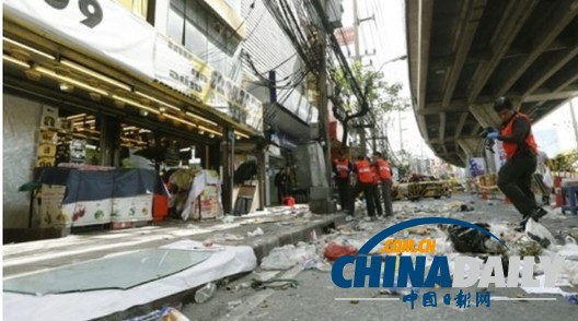 泰国曼谷闹市区发生爆炸7人受伤 自制炸弹内有铁钉