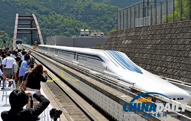 日本新型磁悬浮列车首次测试运行成功 时速达500公里
