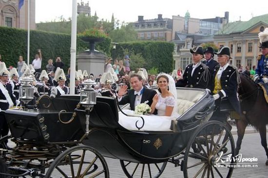 瑞典玛德琳娜公主完婚 丈夫是平民