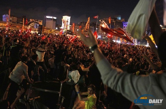土耳其民众抗议愈演愈烈 执政党拒绝提前大选