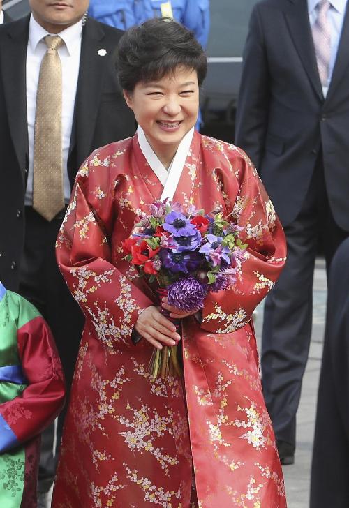 韩国首位女总统朴槿惠访华