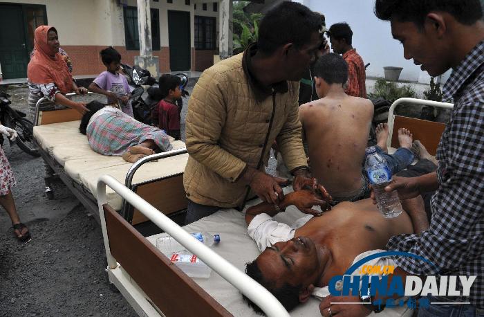 印尼苏门答腊地震死亡者升至25人 伤218（图）