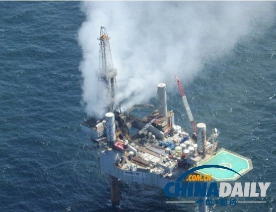 墨西哥湾一油气平台天然气泄漏 人员疏散后爆炸起火