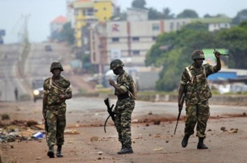 几内亚国内冲突致98人死亡 政府出动军队平息