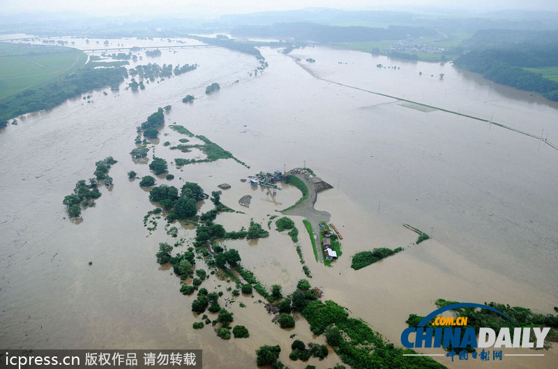 日本东北部遭暴雨袭击 致1人死亡5人失踪（图）