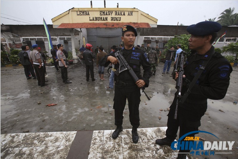 印尼一所监狱发生骚乱 至少30名囚犯越狱(组图)