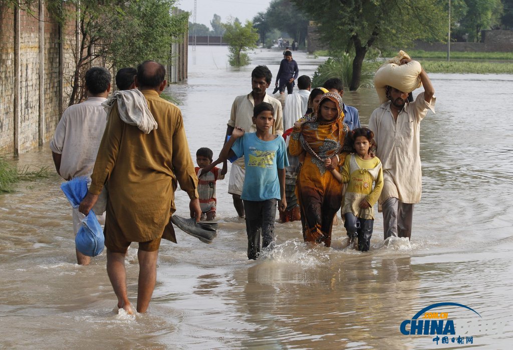 巴基斯坦洪水已造成至少108人遇难 形势严峻（高清组图）