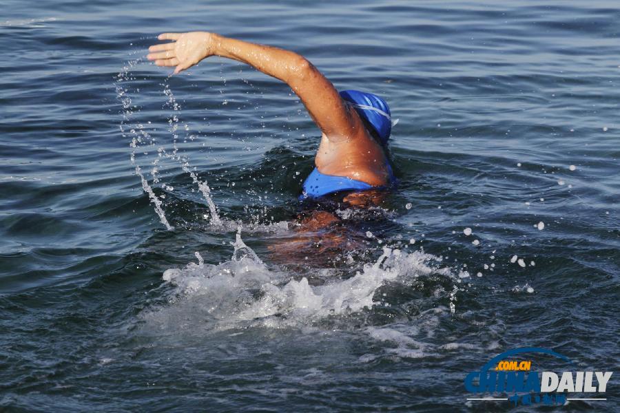 美62岁游泳女将成功从古巴游到美国佛罗里达