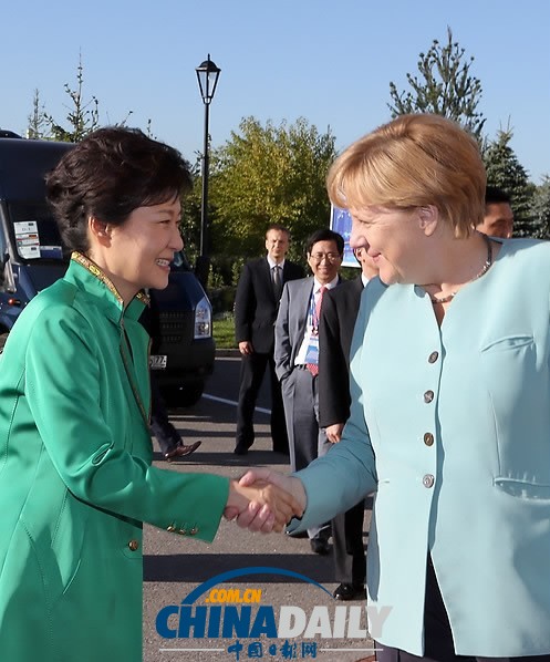 朴槿惠会见德国总理默克尔 敦促日本正视历史（图）