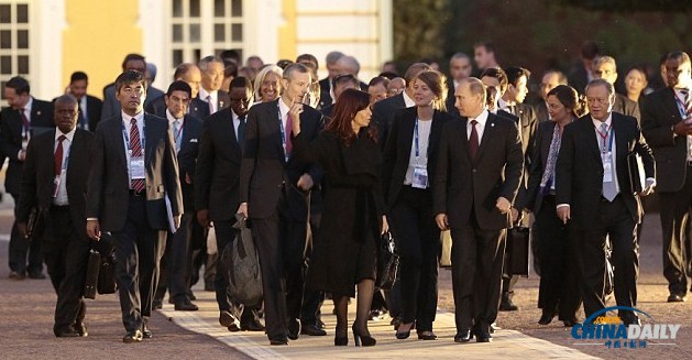 组图：盛大焰火与俄罗斯美女走进G20晚宴现场