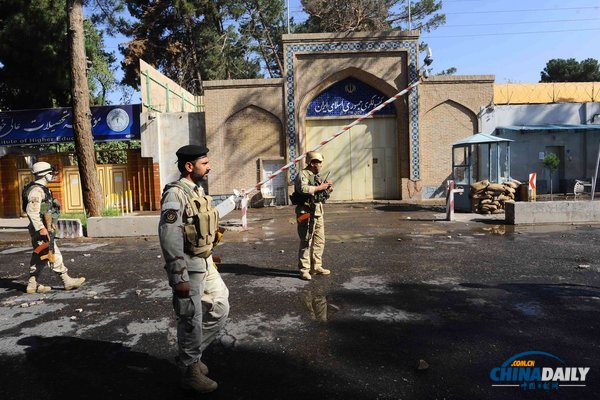 阿富汗：伊朗领事馆遭示威者围攻 军方开火致至少2死4伤