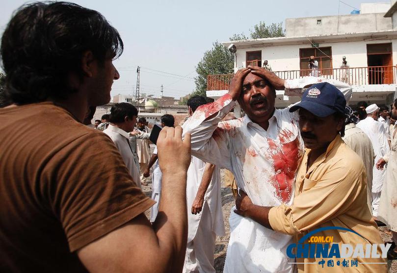 巴基斯坦一教堂遭自杀式爆炸袭击 56人丧生（图）
