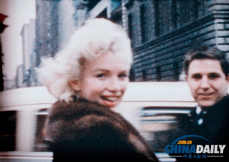 影像记录曼哈顿街头的女神梦露