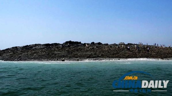 巴基斯坦震后出现小岛或很快消失 专家告诫渔民慎往