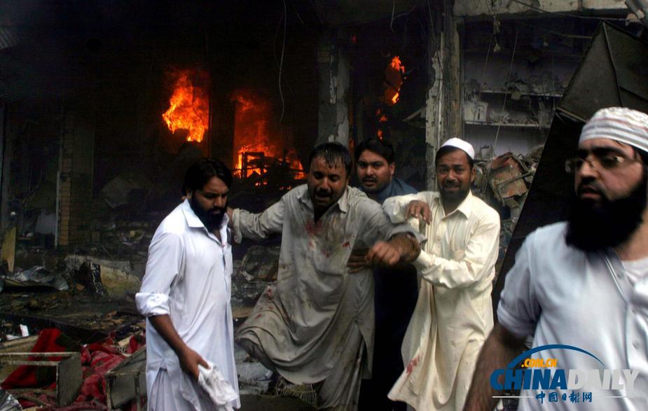 目击者讲述巴集市爆炸恐怖现场 塔利班否认涉案（图）