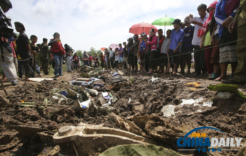 老挝坠机现场图曝光 机上49人全部遇难包括两名中国人