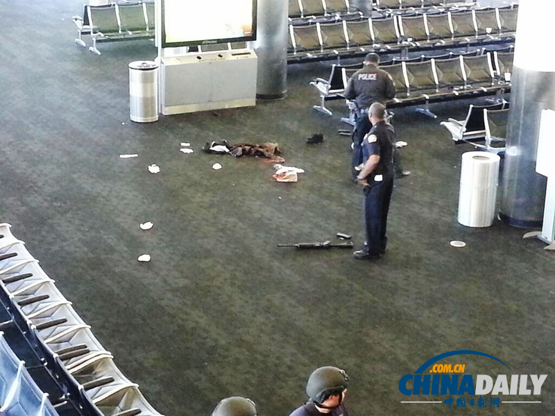 美国洛杉矶国际机场枪击案致1死多伤（组图）
