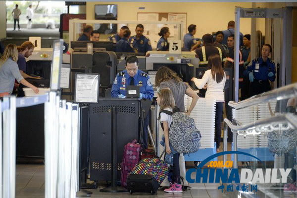 洛杉矶机场3号航站楼重新开放 安保措施加强