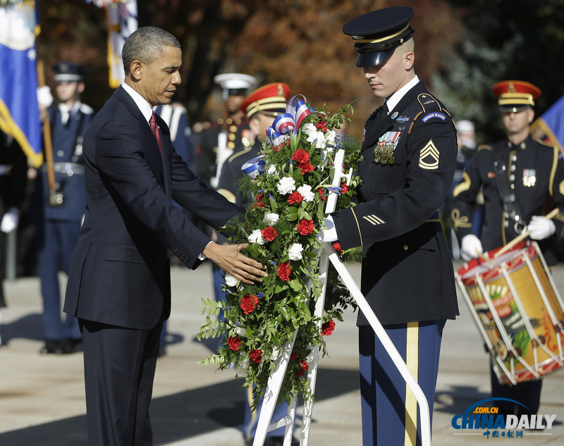 奥巴马出席美国老兵日纪念活动 向牺牲士兵献花圈（组图）