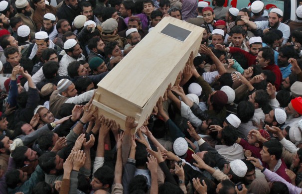 教派冲突导致10人死亡 巴基斯坦政府实施宵禁令
