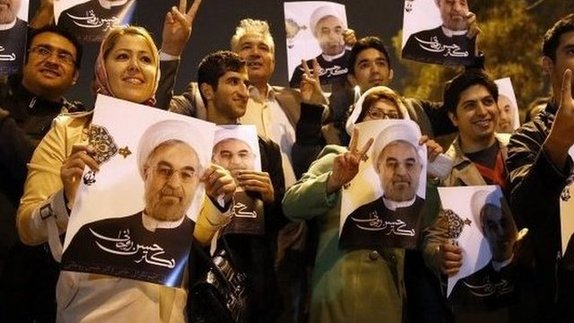 伊朗民众欢迎核谈代表凯旋 外长称协议“可逆转”