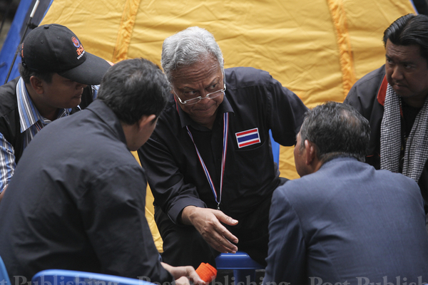 泰国反政府抗议活动领袖不畏逮捕令 誓将英拉赶下台