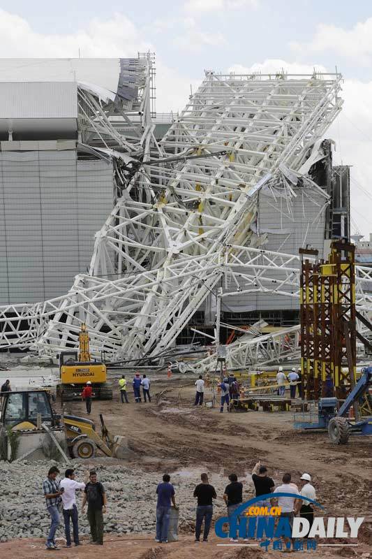 巴西世界杯开幕式球场顶棚坍塌 3人不幸遇难