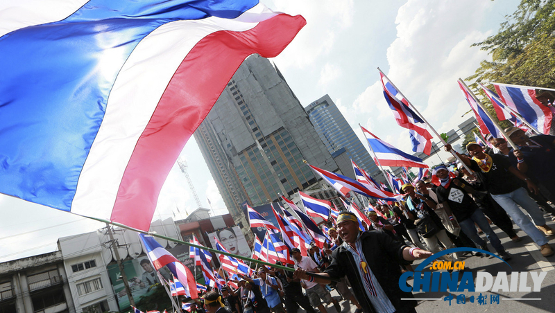 泰国反政府示威进入第四天 英拉执政受考验