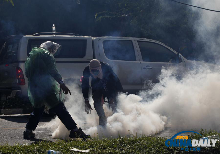 泰国反政府示威引发暴力冲突 2人死亡45人受伤
